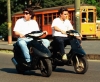 Ragazzi in moto senza casco